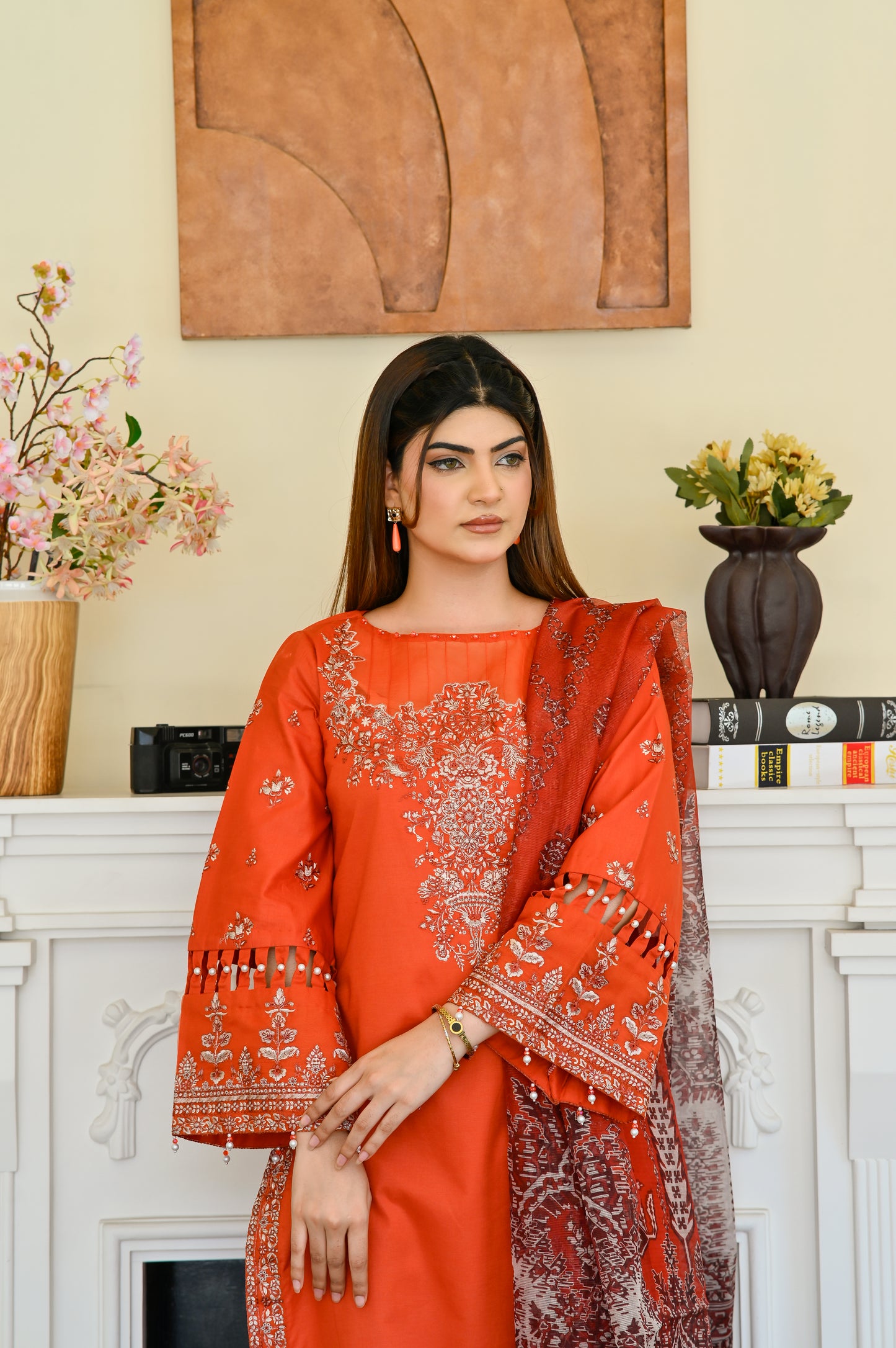 Diya – Embroidered Lawn 3 pcs Suit
