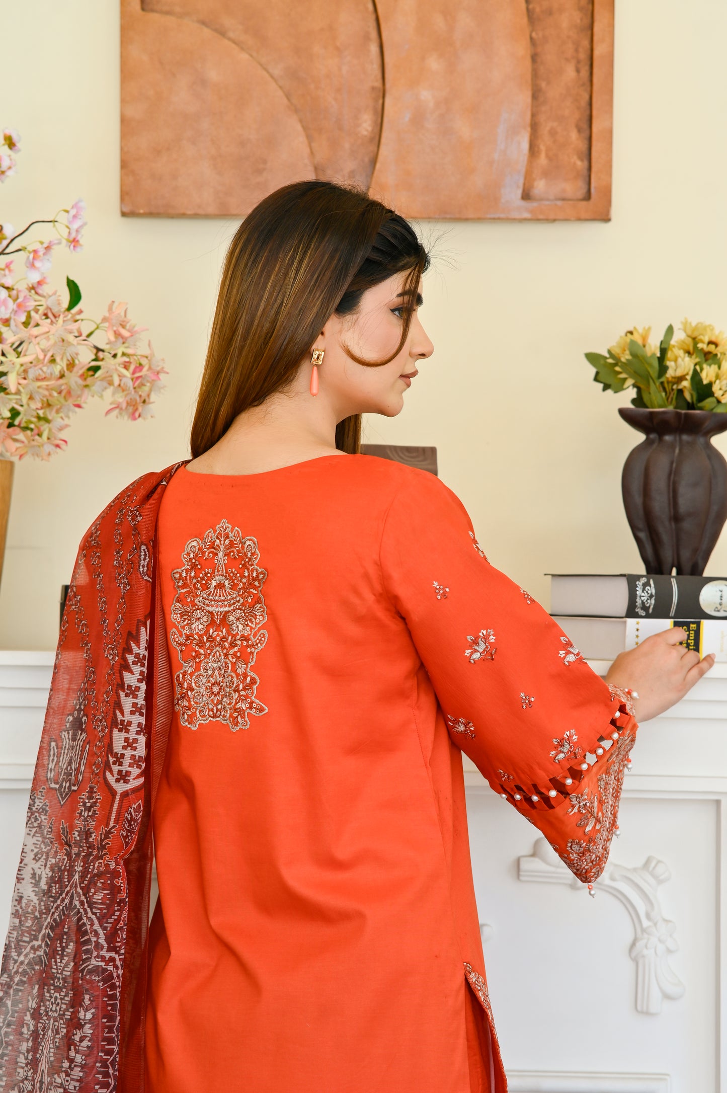 Diya – Embroidered Lawn 3 pcs Suit