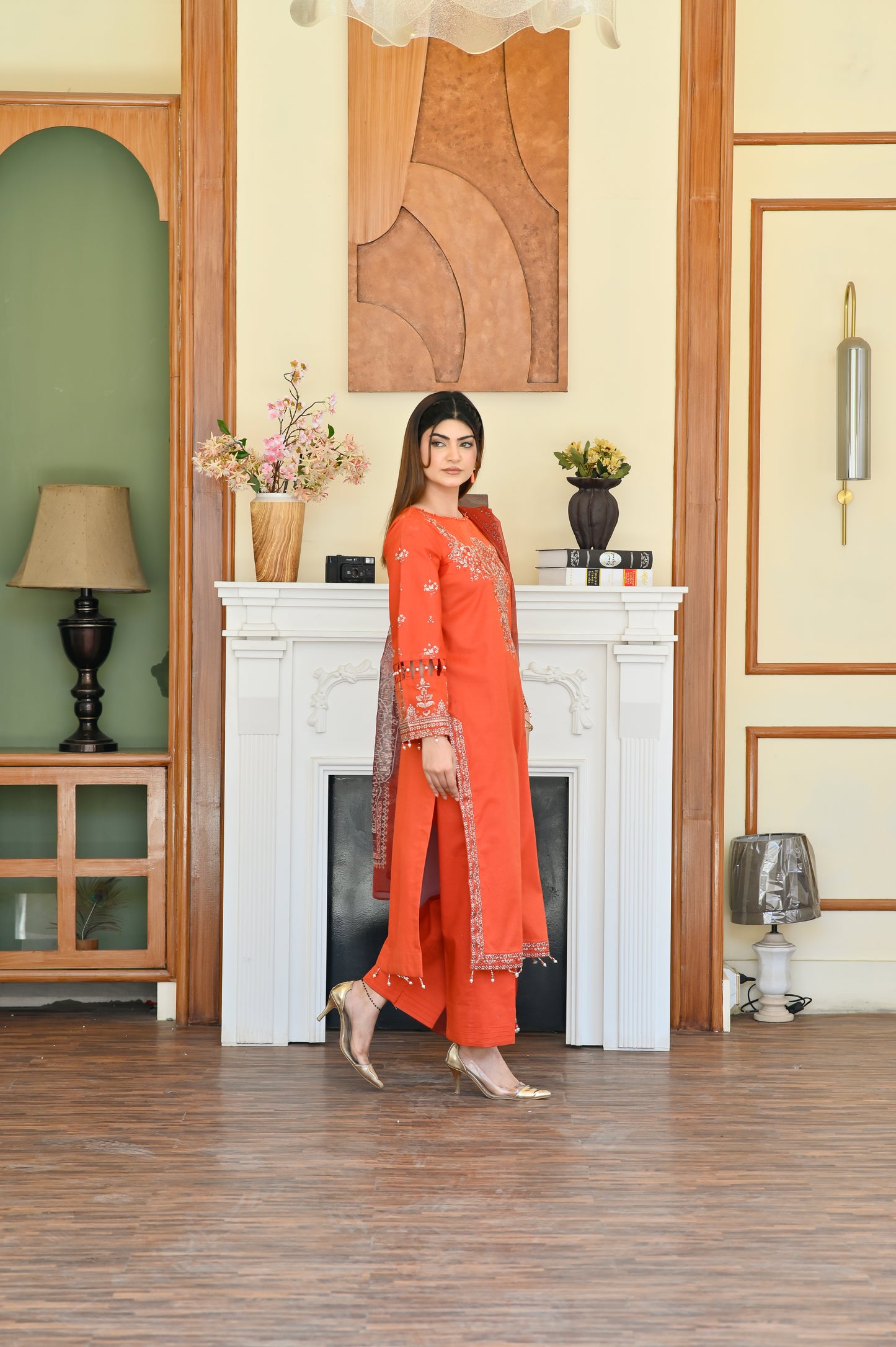 Diya – Embroidered Lawn 3 pcs Suit