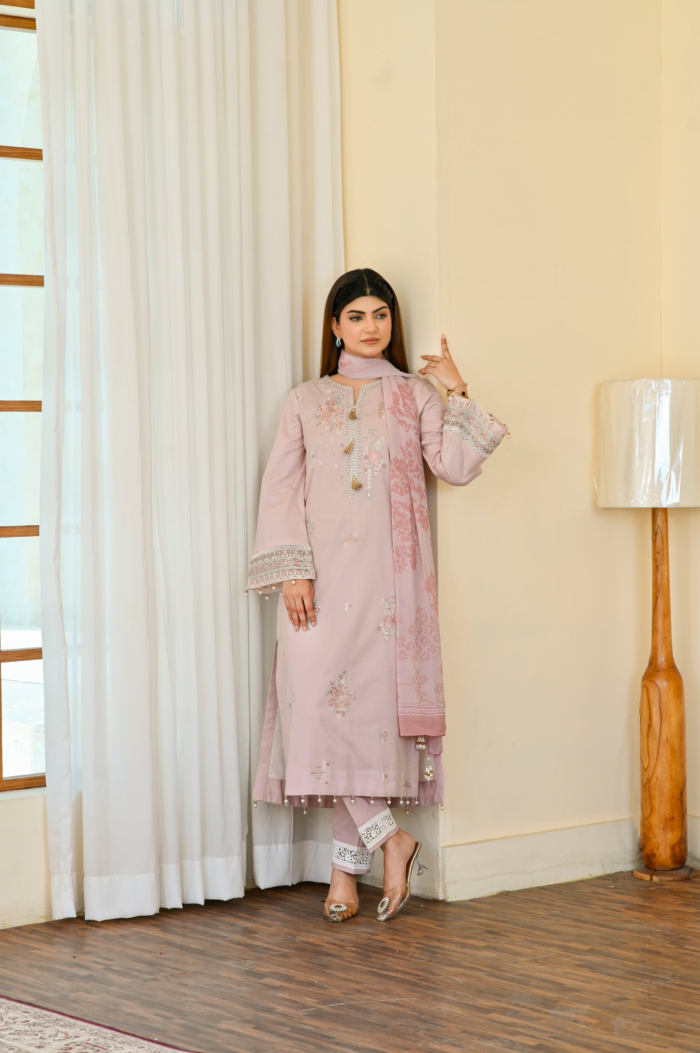 Bia – Embroidered Lawn 3 pcs Suit