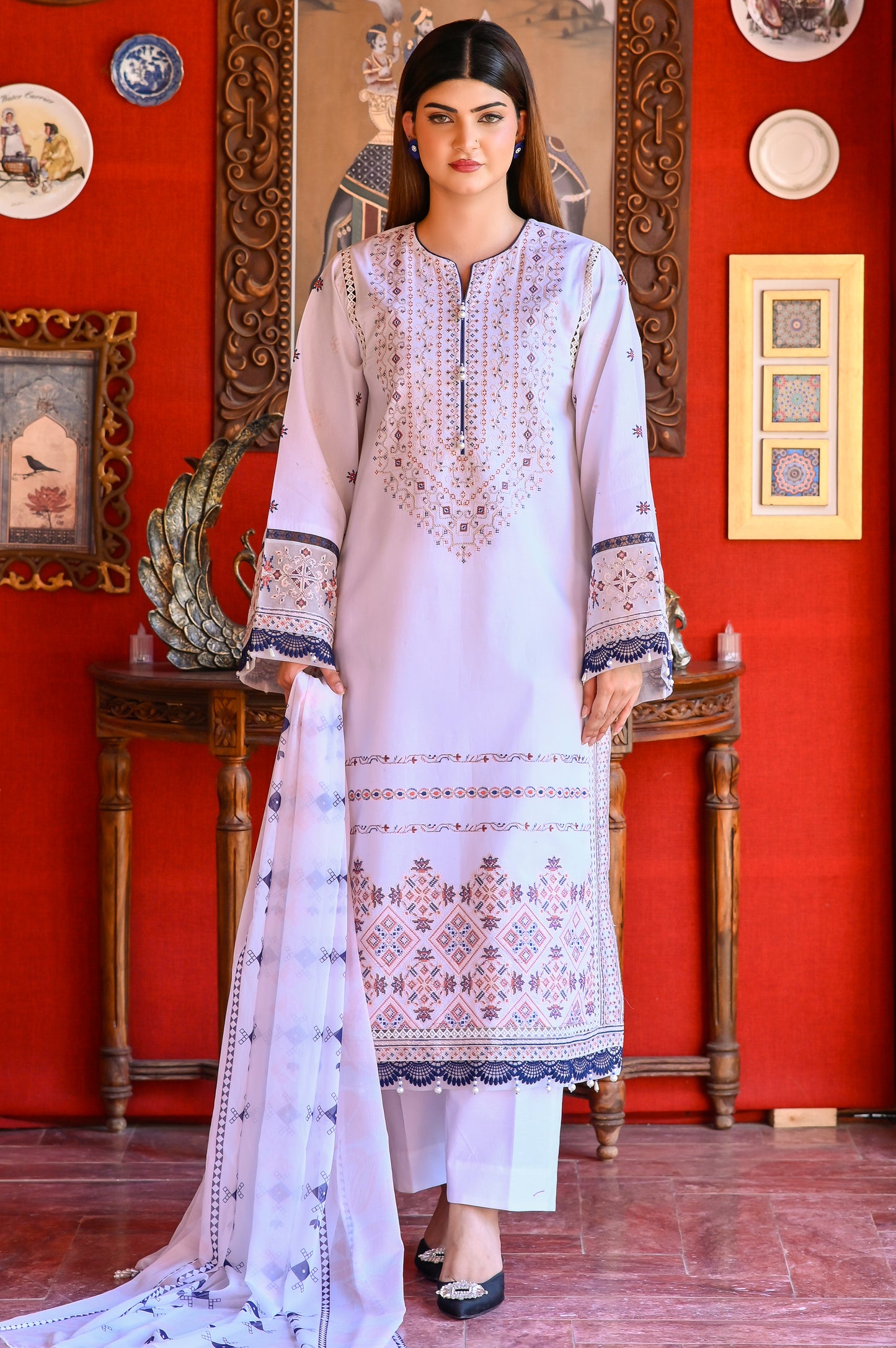 Hoor – Embroidered Lawn 3 pcs Suit