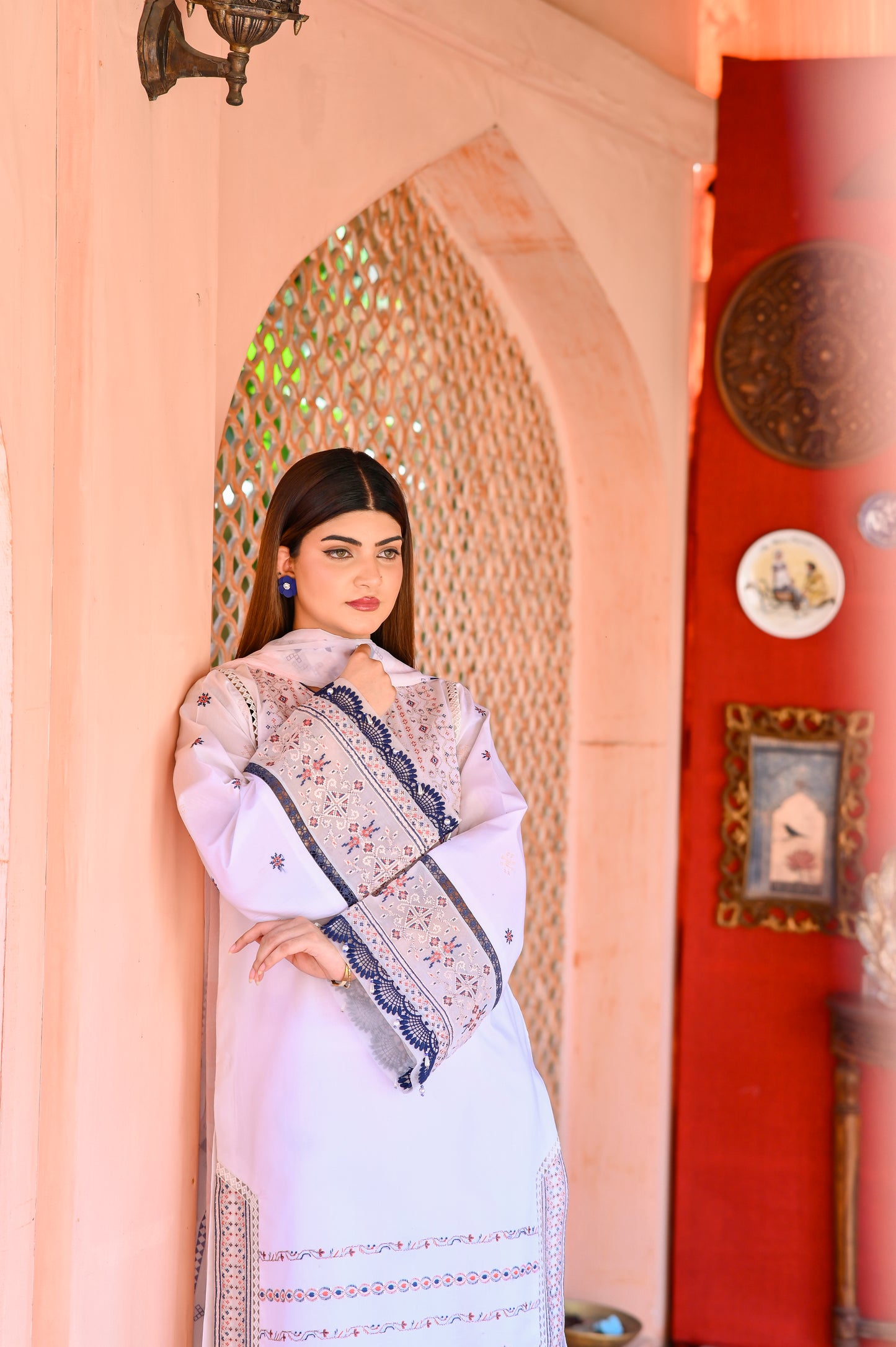 Hoor – Embroidered Lawn 3 pcs Suit