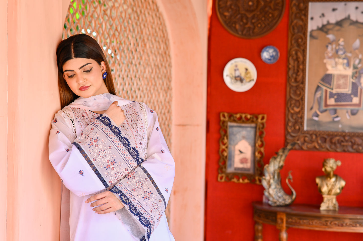 Hoor – Embroidered Lawn 3 pcs Suit