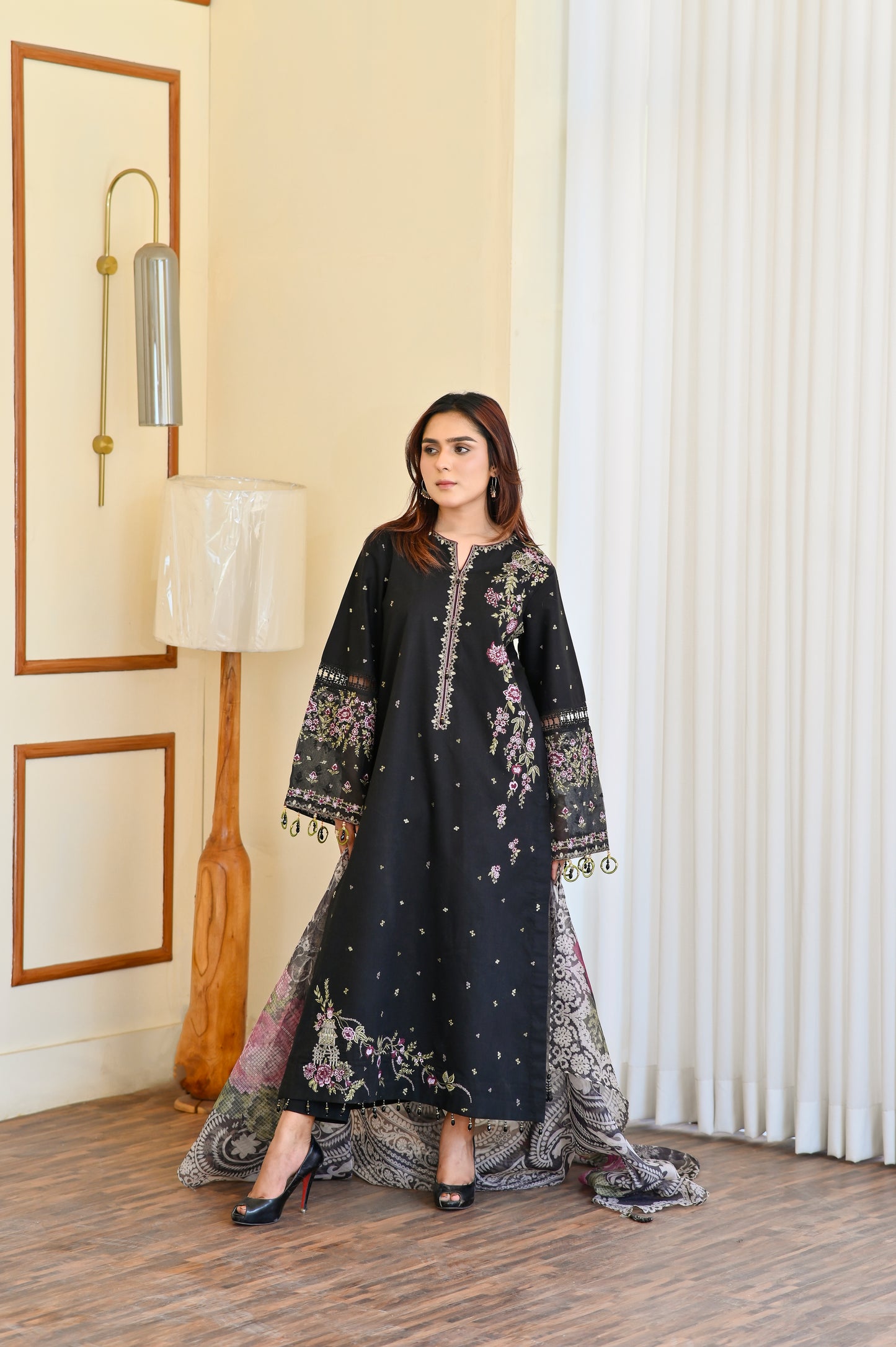 Sitare – Embroidered Lawn 3 pcs Suit