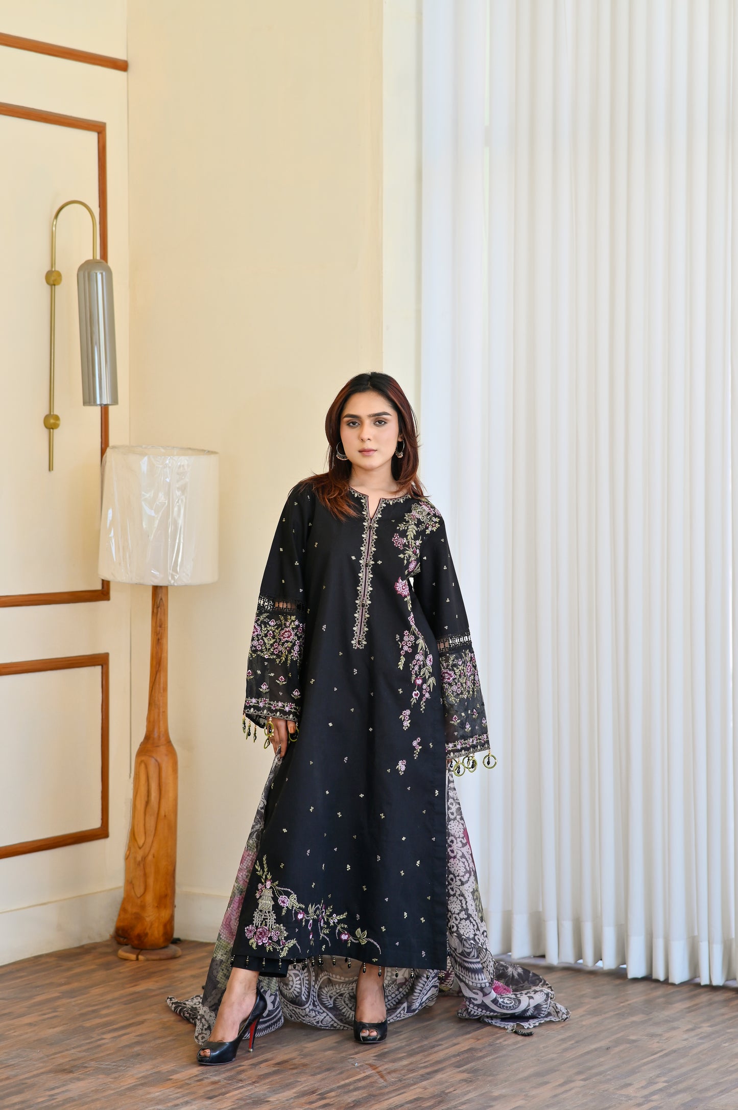 Sitare – Embroidered Lawn 3 pcs Suit