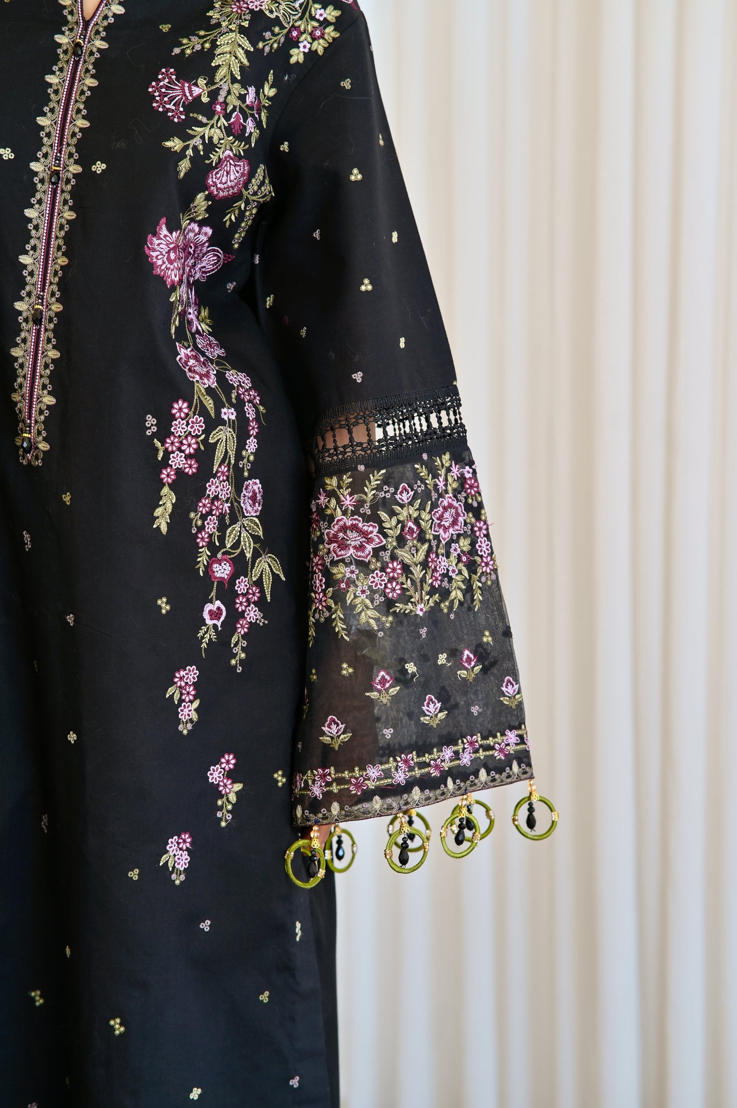 Sitare – Embroidered Lawn 3 pcs Suit