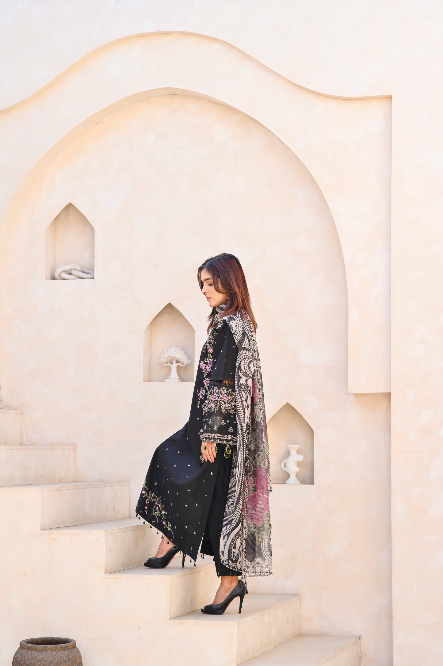 Sitare – Embroidered Lawn 3 pcs Suit
