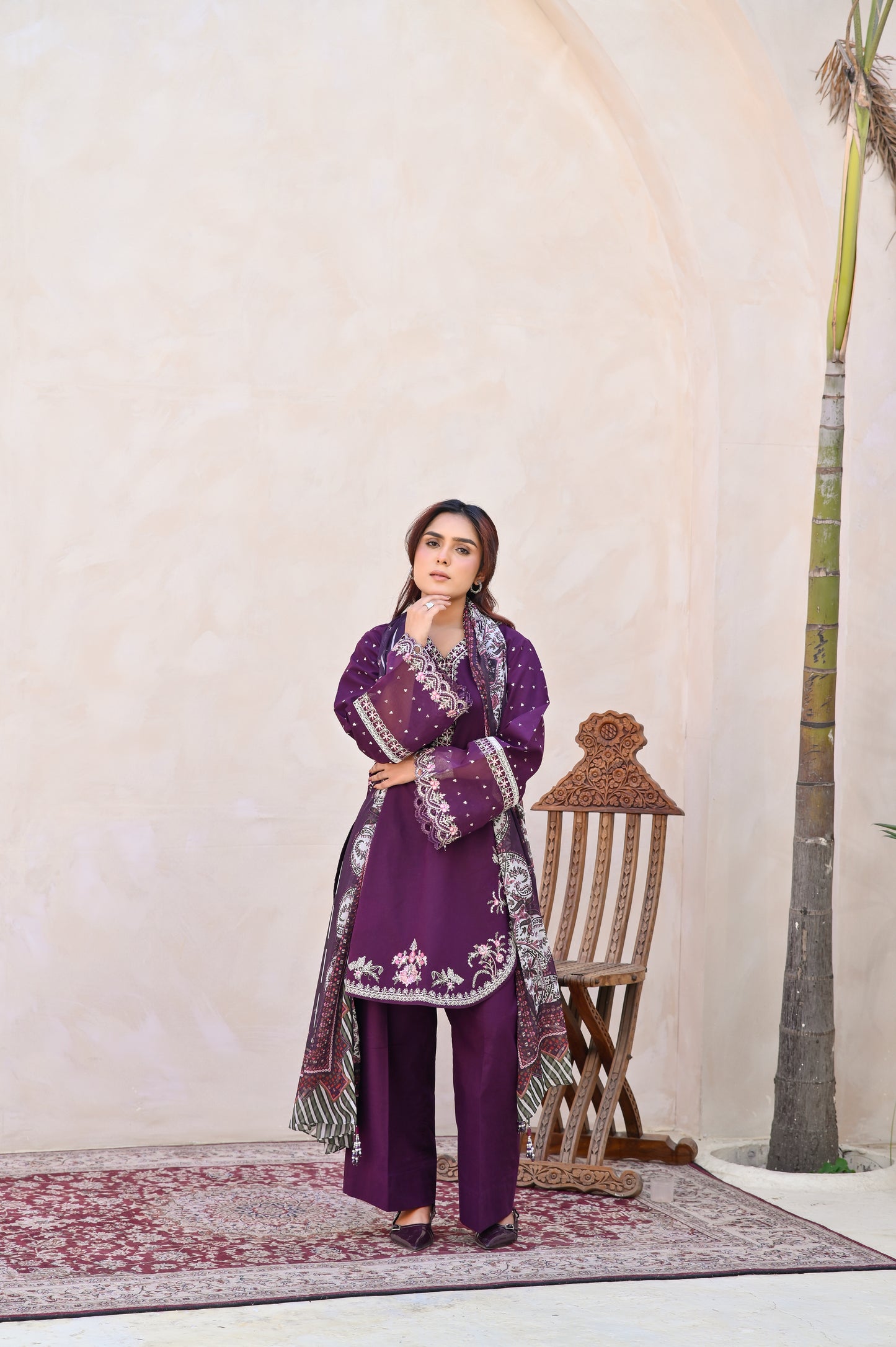Laj – Embroidered Lawn 3 pcs Suit
