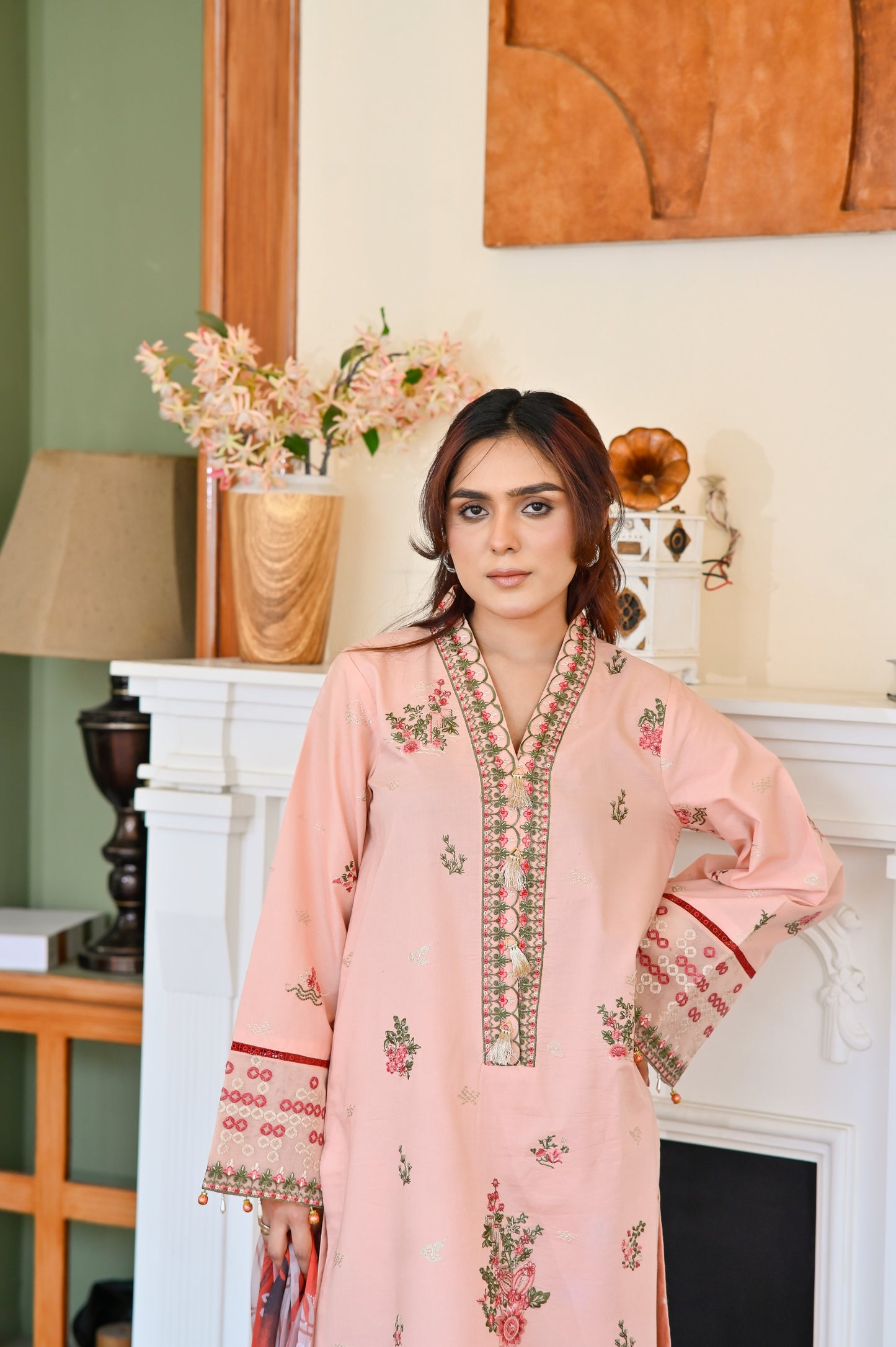 Nayra – Embroidered Lawn 3 pcs Suit